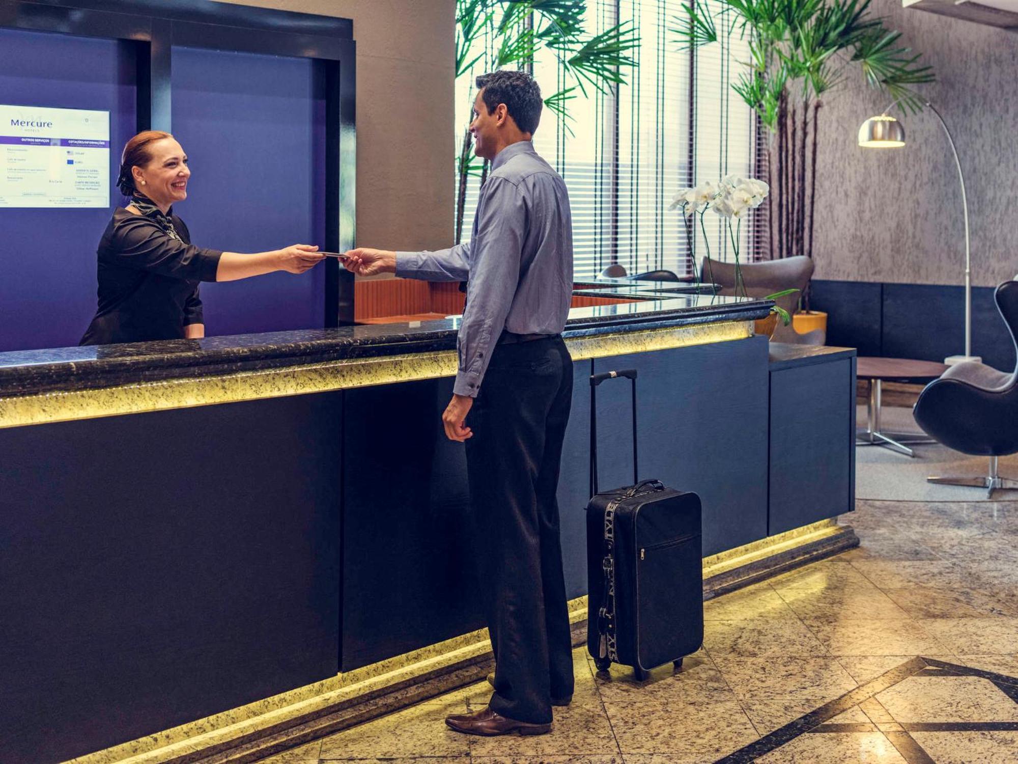 Apart Hotel Moderno Em جوينفيل المظهر الخارجي الصورة