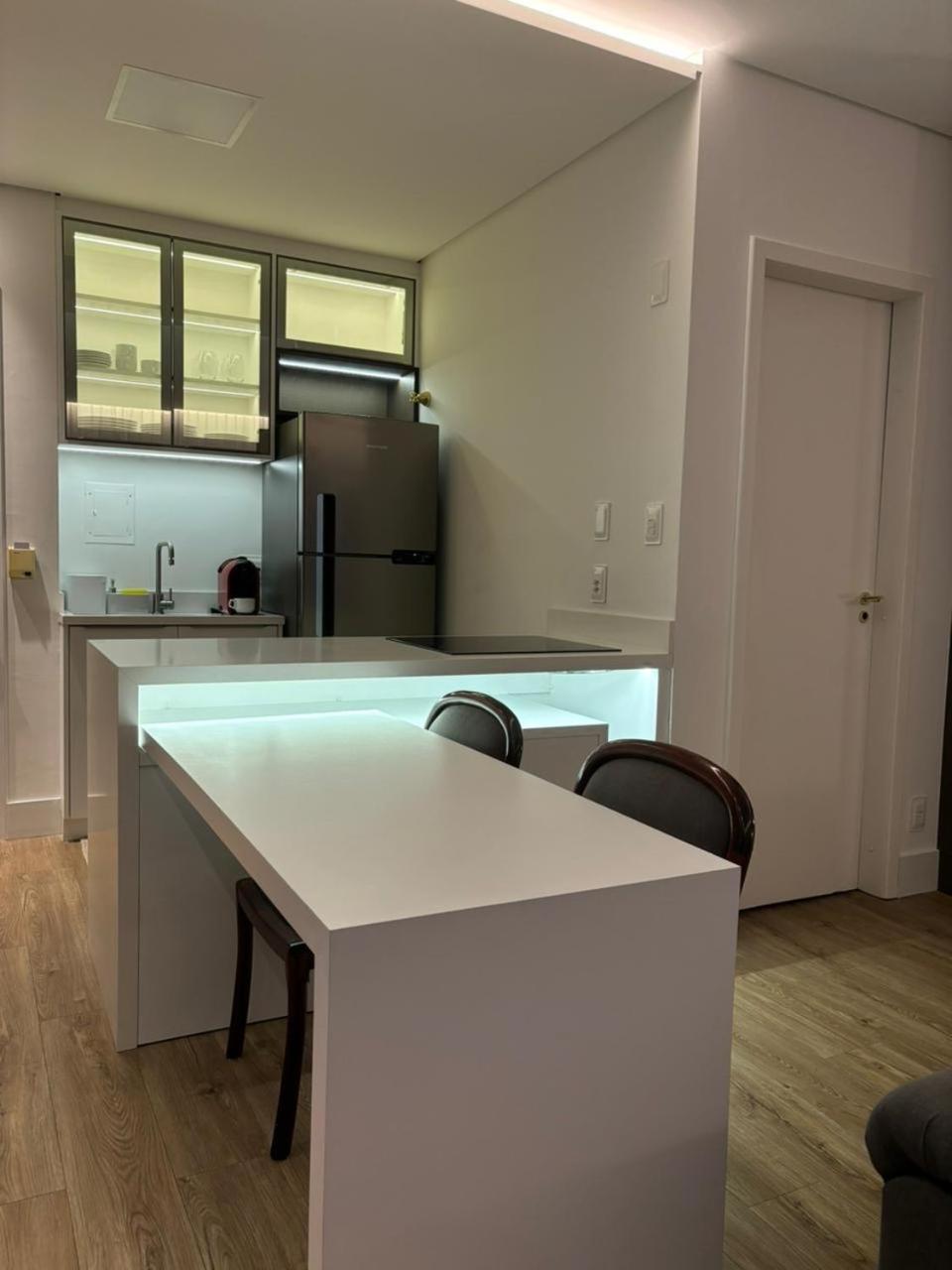Apart Hotel Moderno Em جوينفيل المظهر الخارجي الصورة