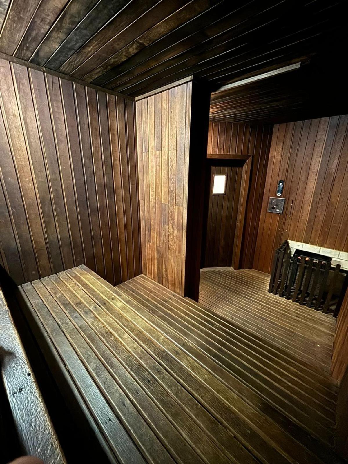 Apart Hotel Moderno Em جوينفيل المظهر الخارجي الصورة