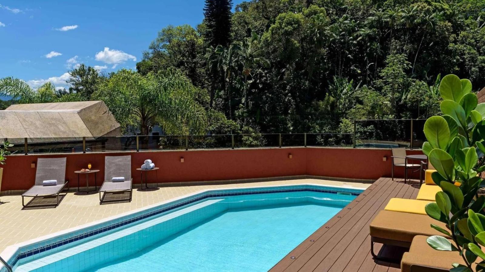 Apart Hotel Moderno Em جوينفيل المظهر الخارجي الصورة